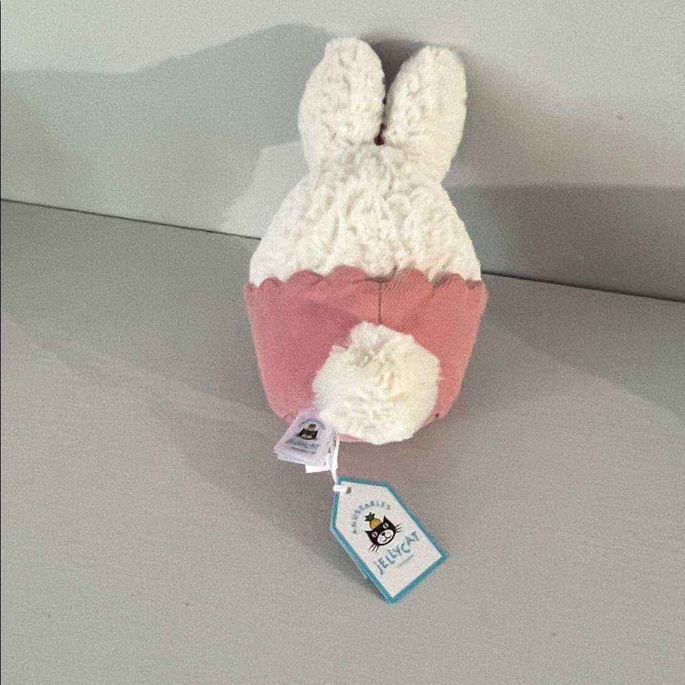 Jellycat dainty dessert bunny cupcake (retired) - Picture 4 of 4